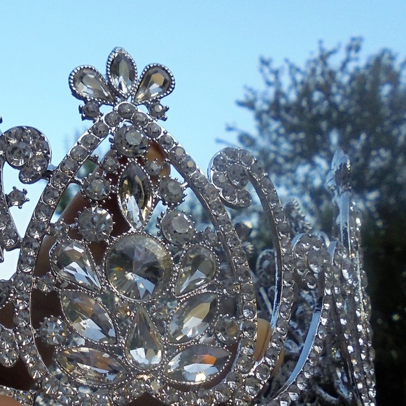 Custom Swarovski Bridal Crown - Picture 3 of 6
